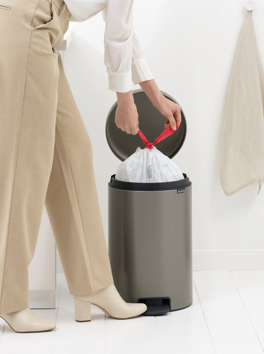 Brabantia NewIcon Pedal Bin 20L Platinum with Removable Plastic Inner Bucket, Soft-Close Lid