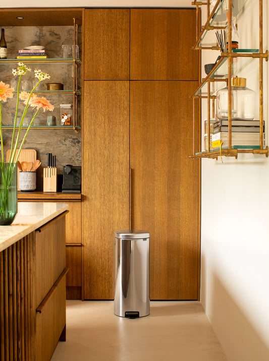 Brabantia NewIcon Pedal Bin 30L Brilliant Steel with Removable Plastic Inner Bucket, Soft-Close Lid