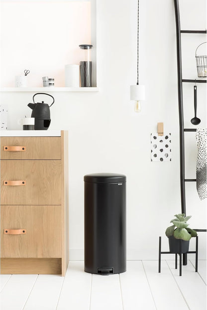 Step Trash Can With Soft-Close Lid and Inner Bucket 30L