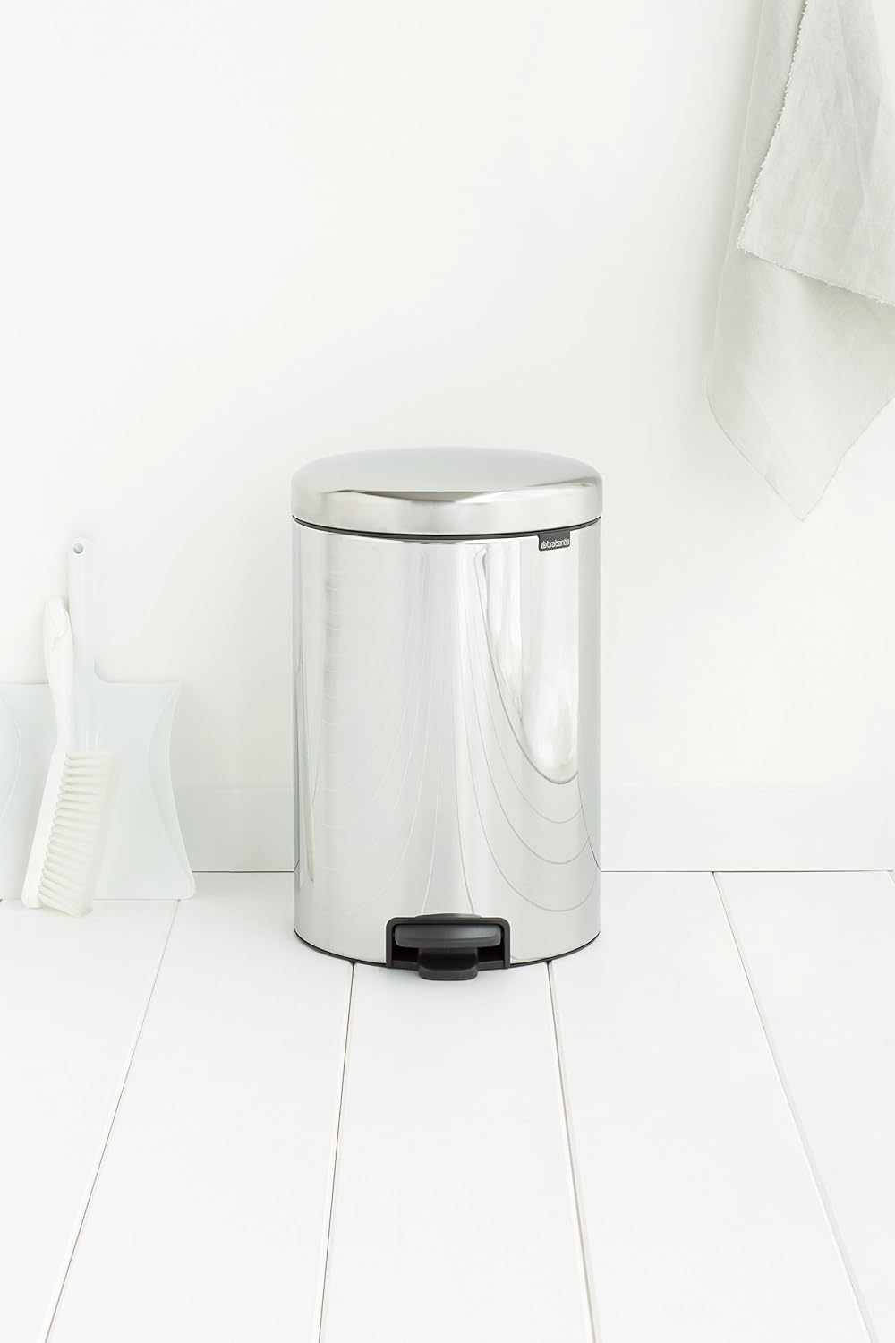 Brabantia NewIcon Pedal Bin 20L Brilliant Steel with Removable Plastic Inner Bucket, Soft-Close Lid
